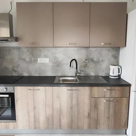 Emily, 6 2 Guests, Newly Refurbished * Pula