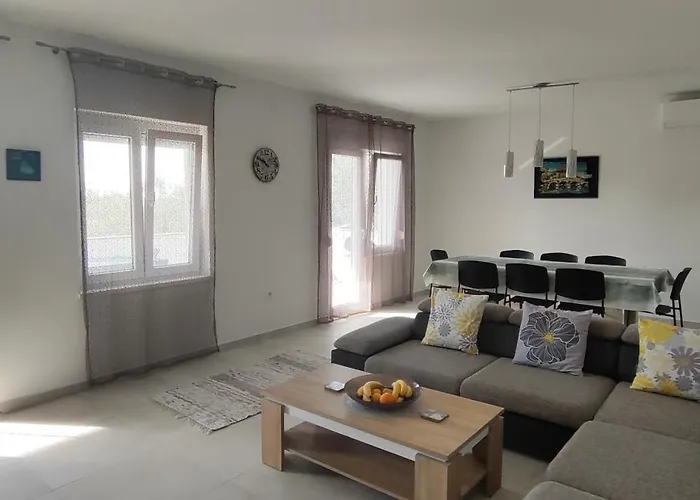 Apartmán Emily, 6 2 Guests, Newly Refurbished Pula