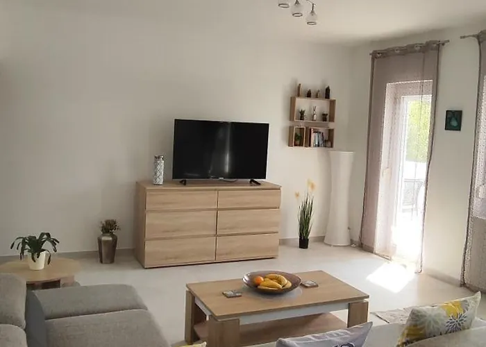 Apartmán Emily, 6 2 Guests, Newly Refurbished