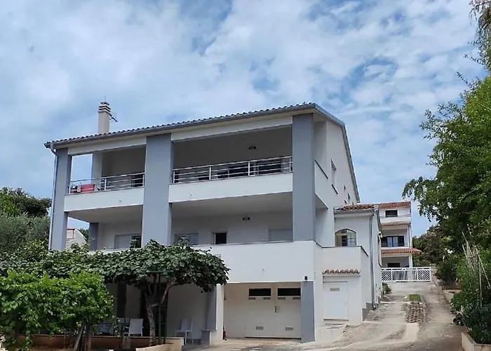 Apartmán Emily, 6 2 Guests, Newly Refurbished